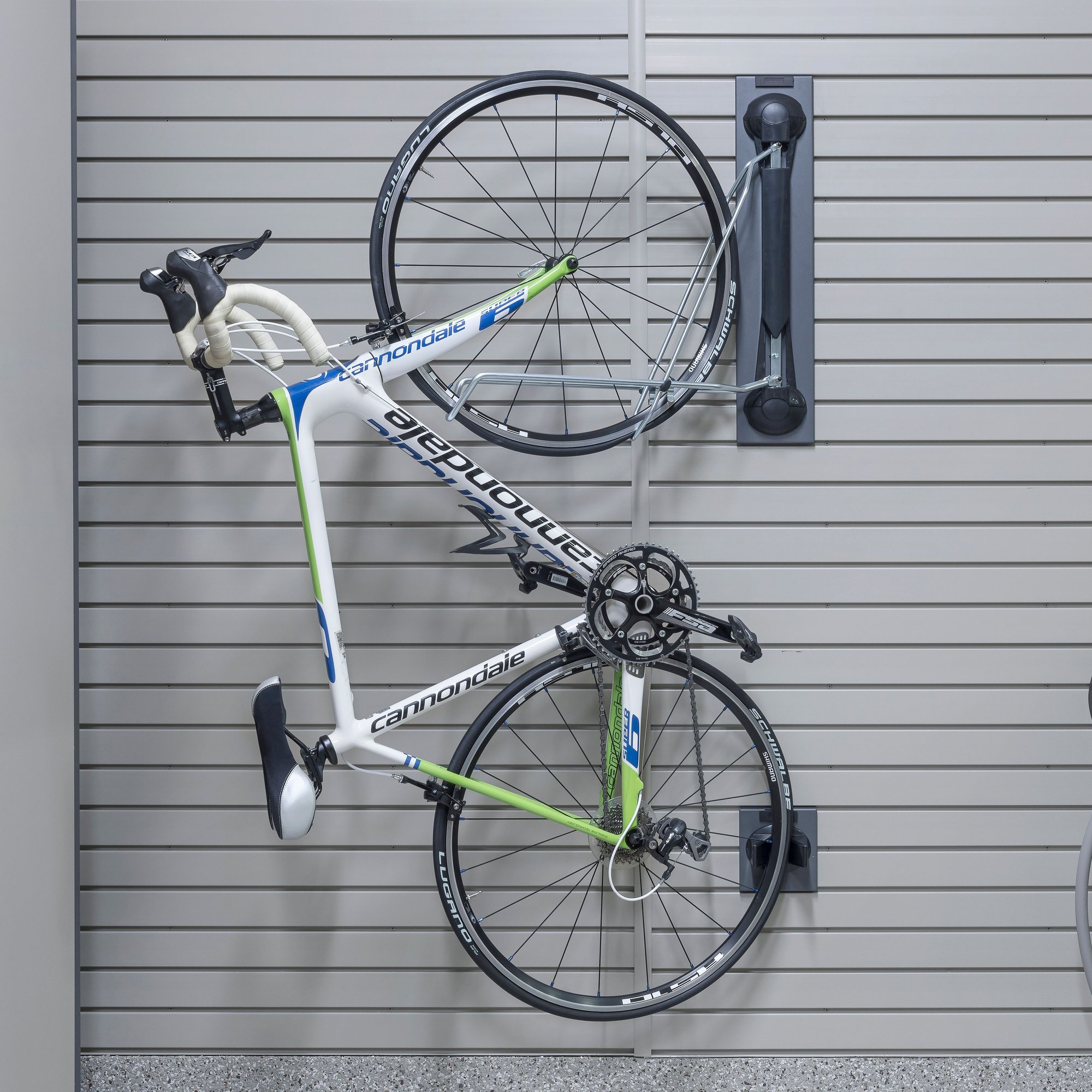 LINEA steady rack by Garage Living