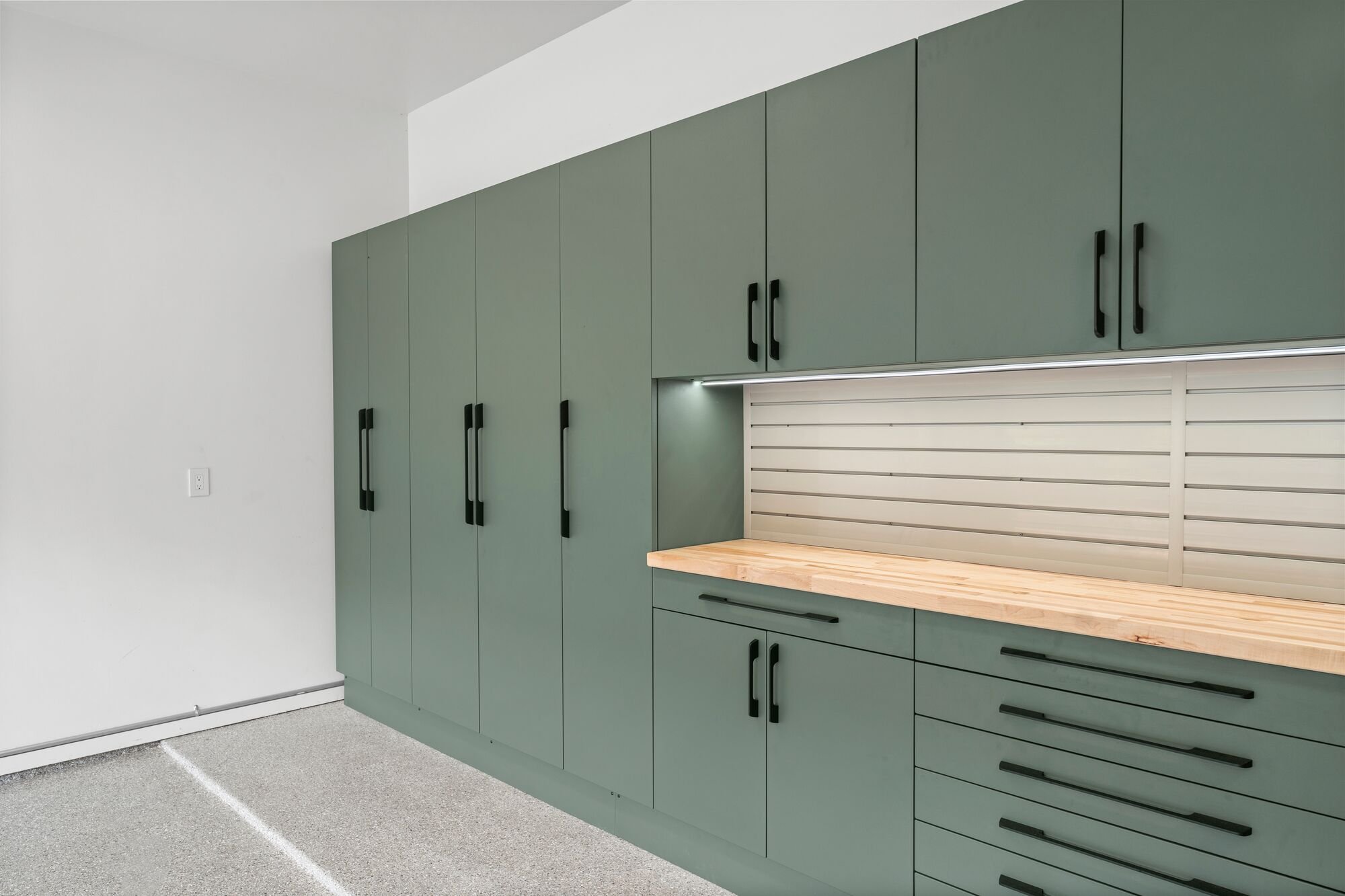 A quick checklist before choosing built-in garage cabinets