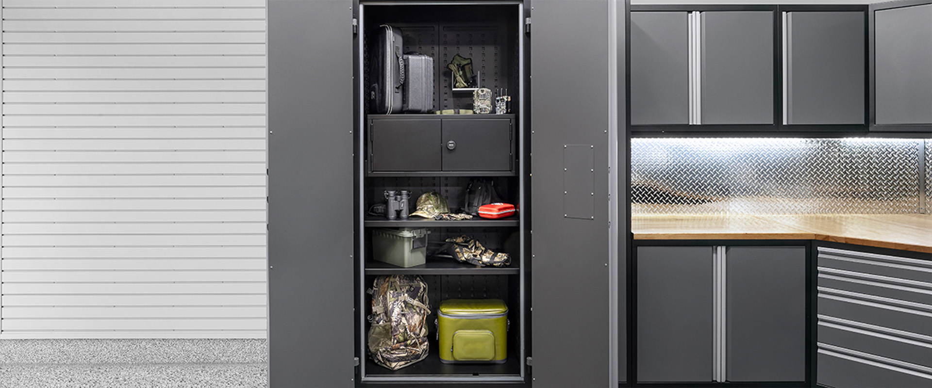 ☆Creative Garage (格納庫) The Vault | Custom Steel Storage by Garage Living Alabama