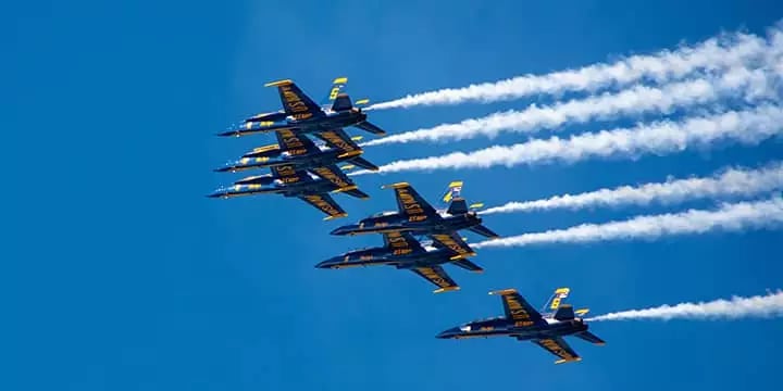 xblue-angels-flying-formation.jpg.pagespeed.ic._hD-0L4RTl