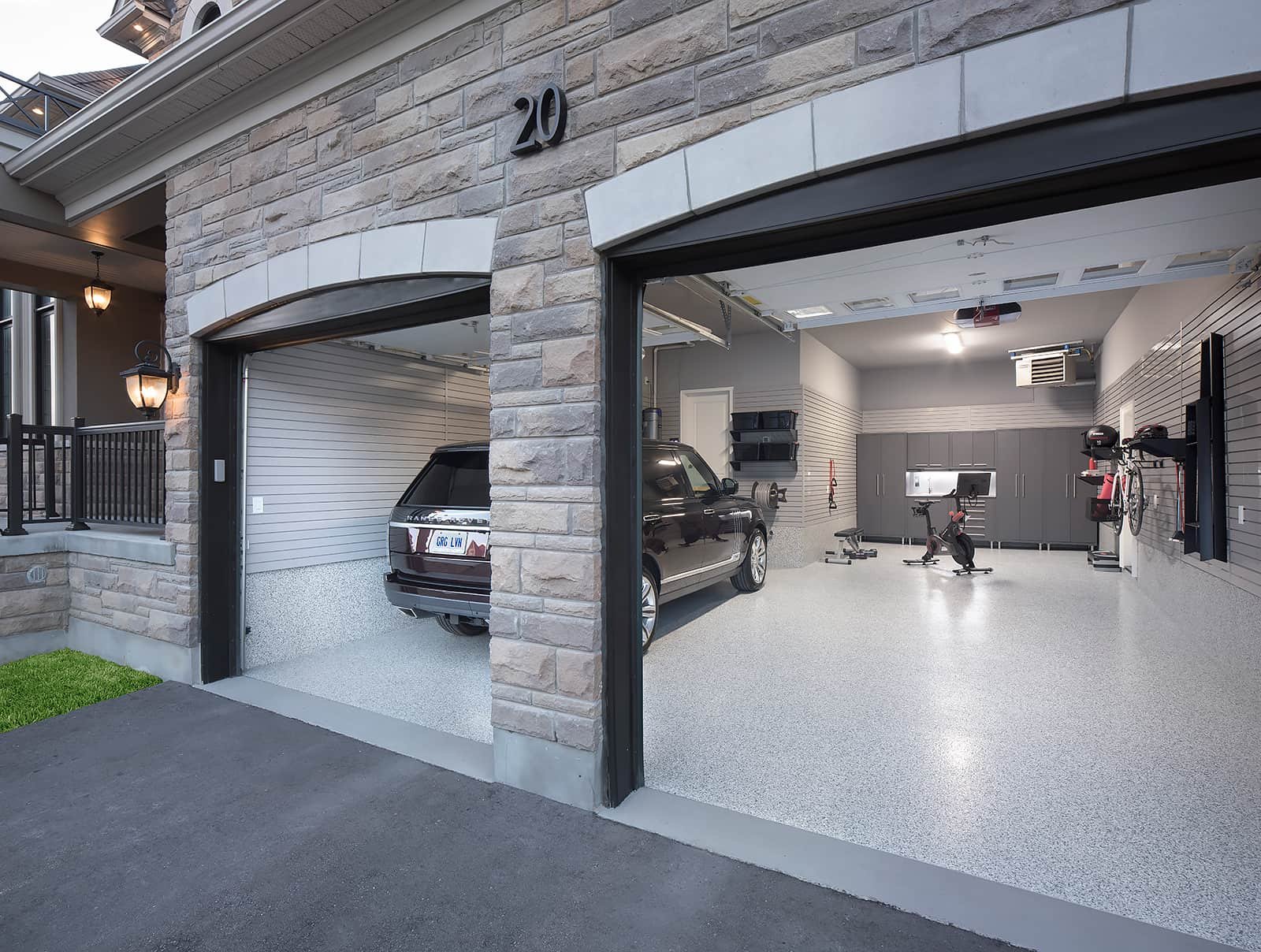 xexterior-2-car-fitness-room-garage.jpg.pagespeed.ic.d9NJoXmNrk