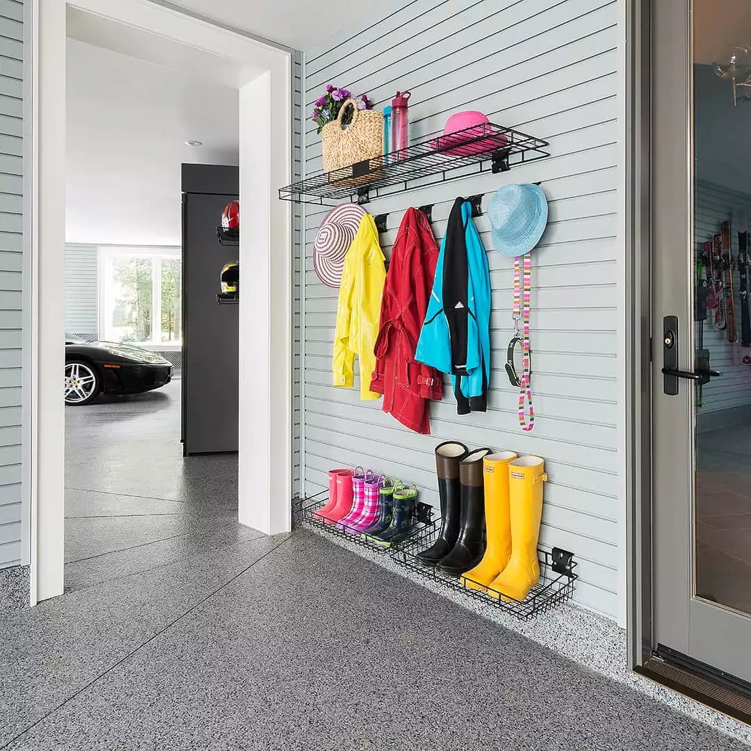 xgarage-slatwall-mudroom-entrance.jpg.pagespeed.ic.ENmx5gJPVe