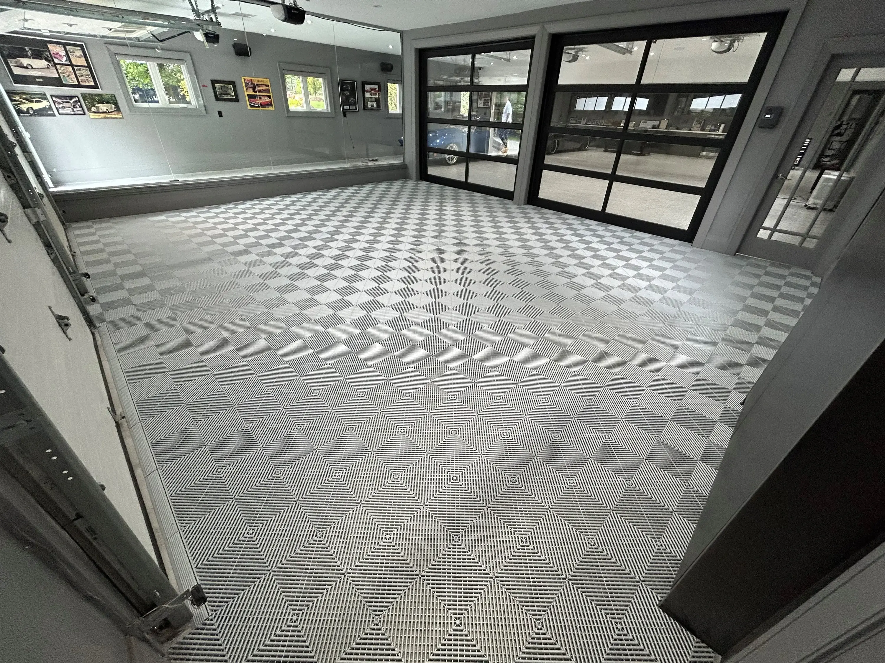Garage Living tiles