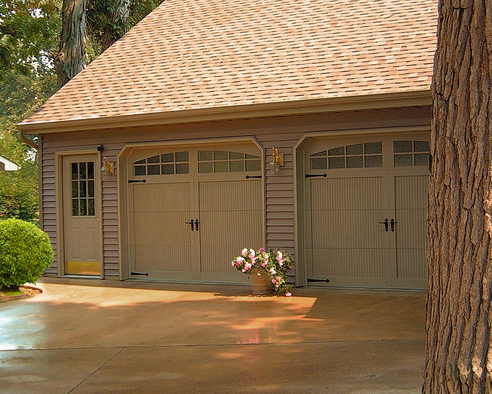 xfibreglass-garage-door-09.jpg.pagespeed.ic.KbPCRWZkTr