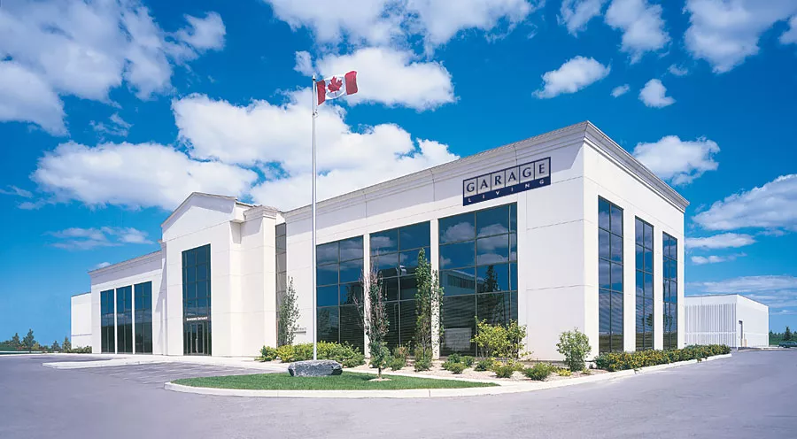 xgarage-living-showroom-toronto.jpg.pagespeed.ic.cnND-SlGEa
