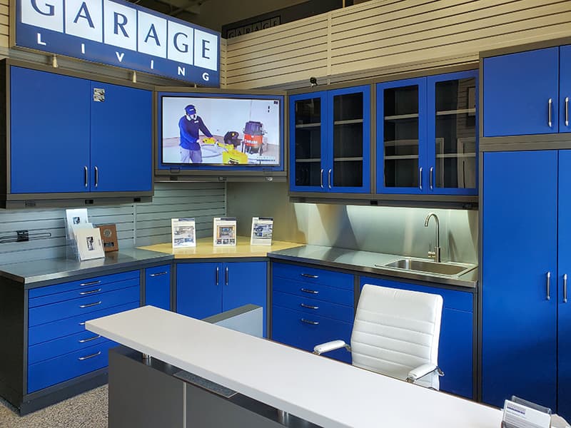 xmiami-reception-garage-living.jpg.pagespeed.ic.-oGRjUio0F
