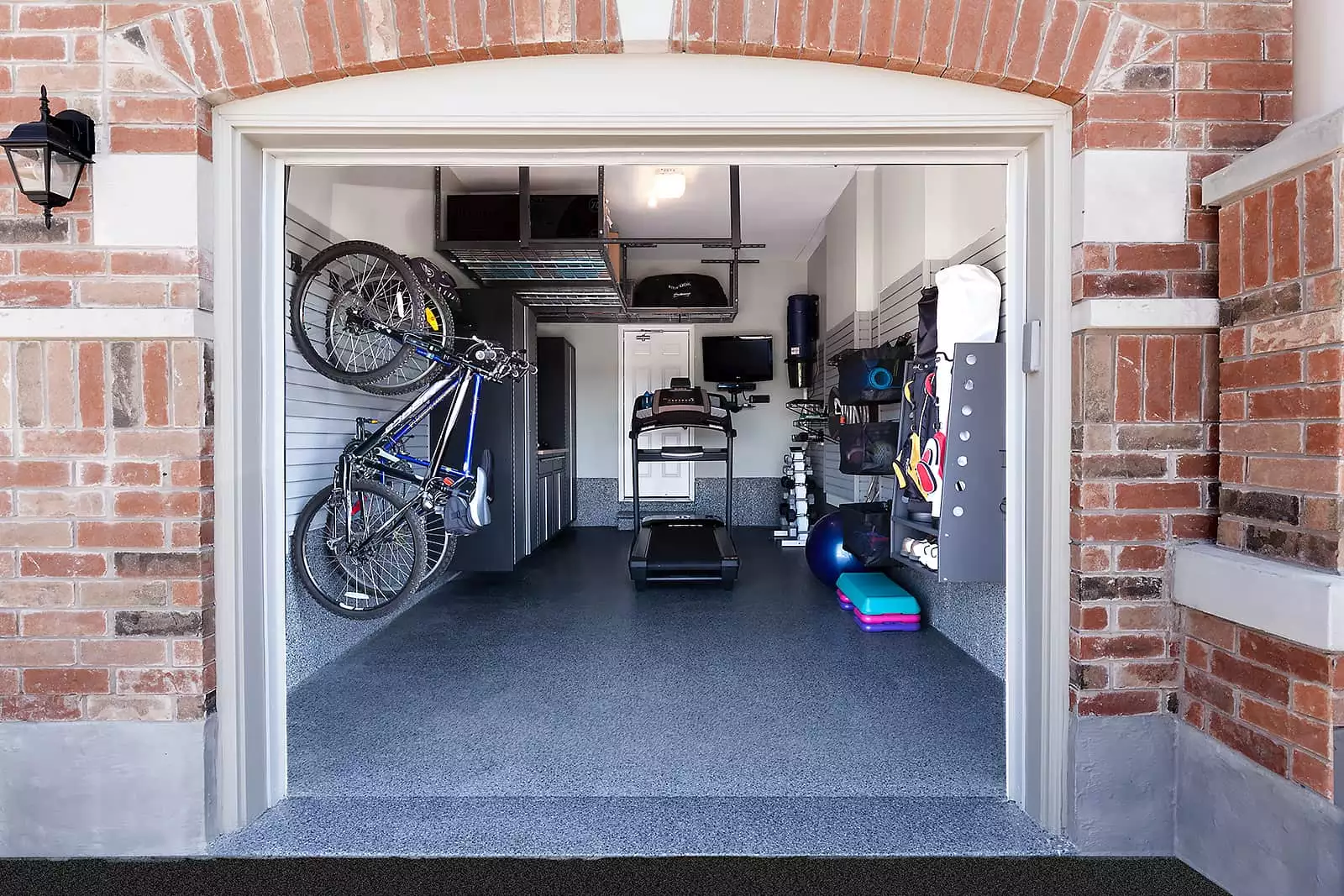 xsingle-car-garage-fitness-room.jpg.pagespeed.ic.Le9zFwWXgg