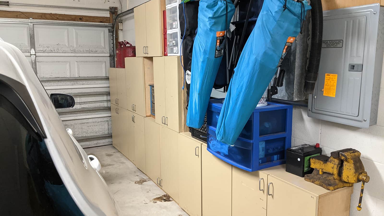 xtampa-garage-remodel-before-231928977.jpg.pagespeed.ic.-LmCuIqPVA